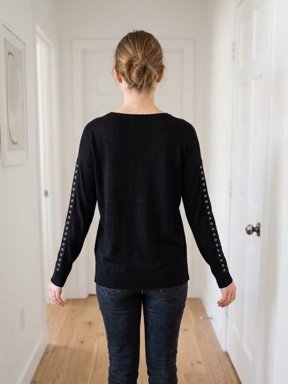 Magnolia Grace Black Grommet Detail Sleeve Knit Pullover Sweater Size Large Crew